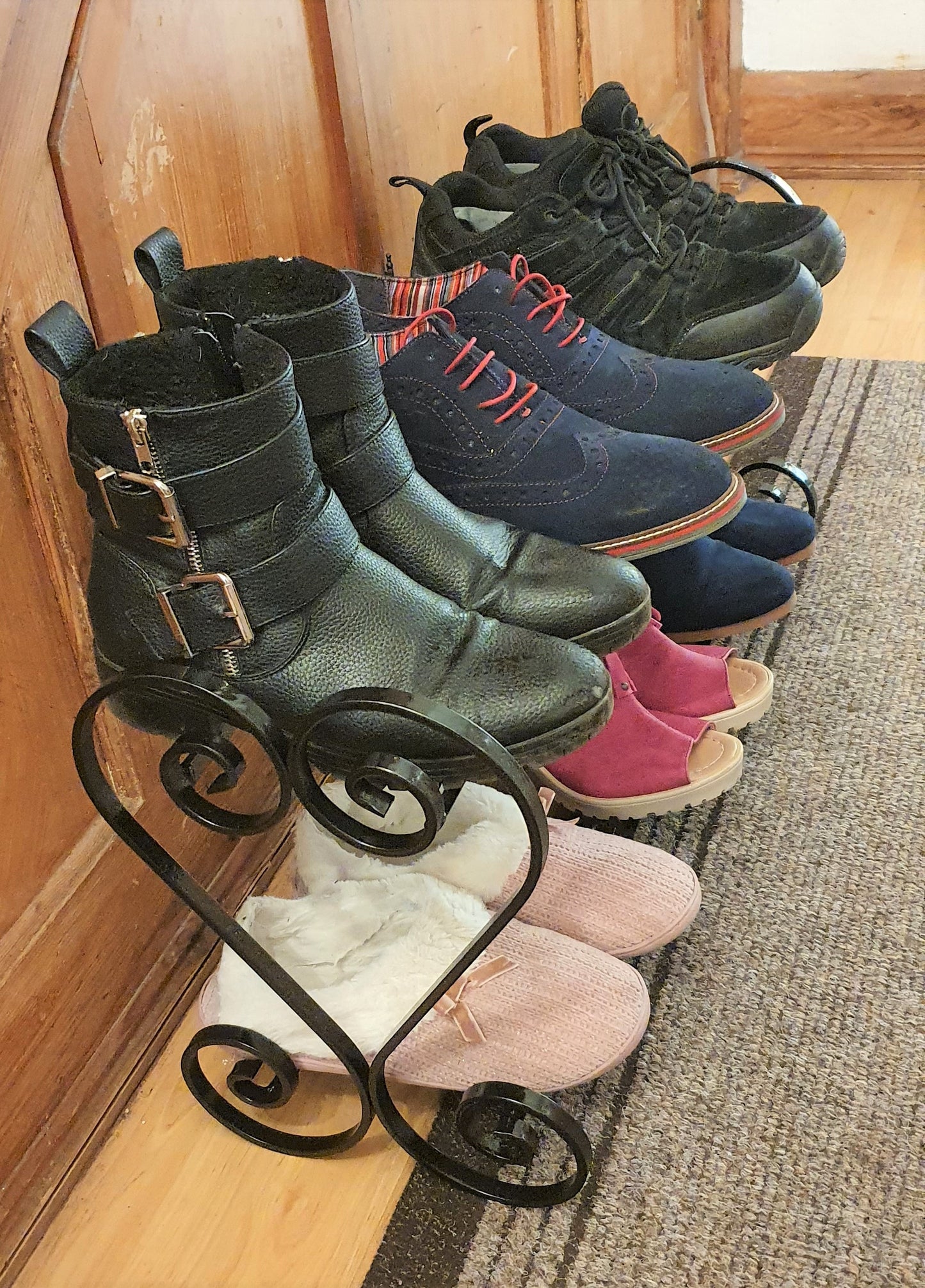 Wrought iron shoe rack. Heart-shaped. Handmade and crafted in the UK